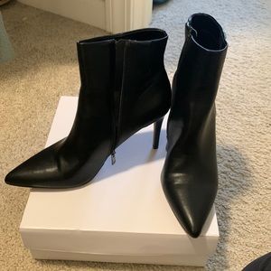 Steven by Steve Madden Black heel Booties